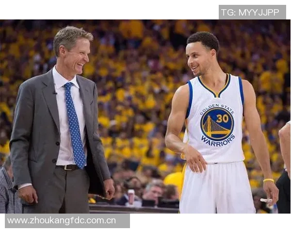 库里复出首战未达预期但重返赛场与队友们同心协力倍感欣喜